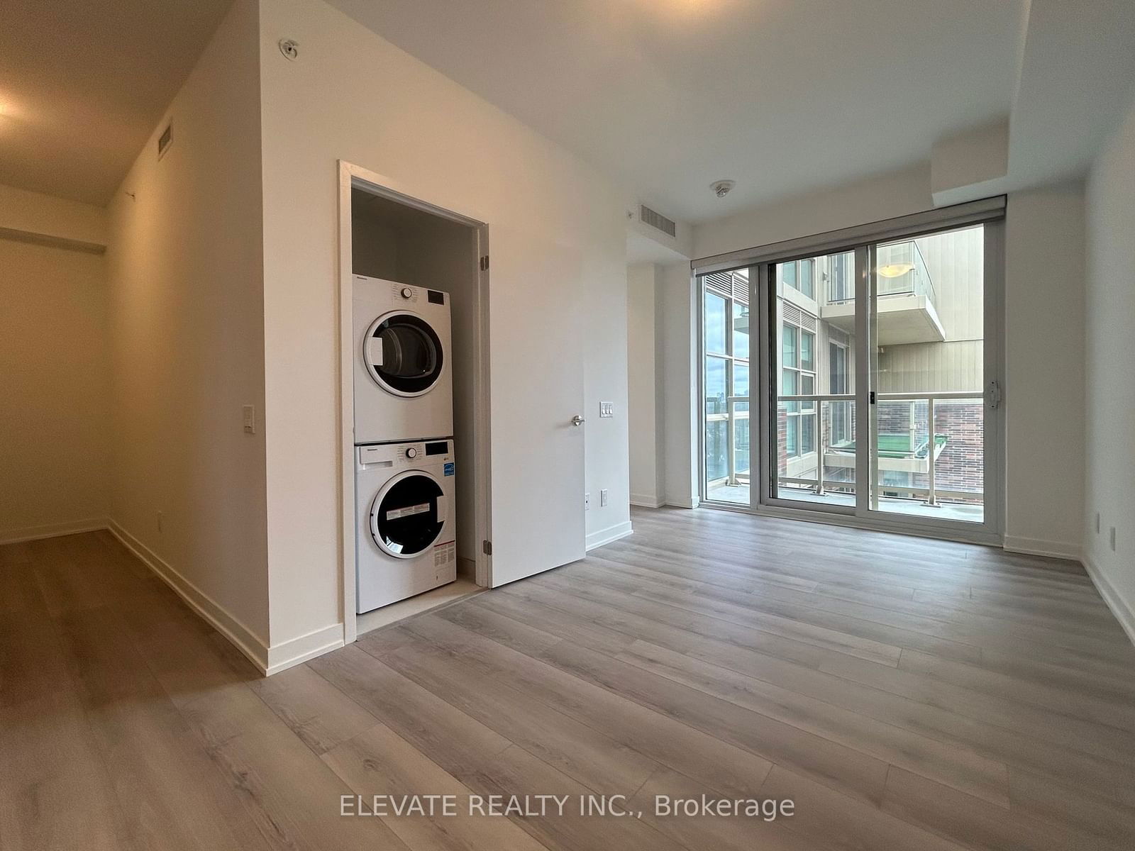 1787 St Clair Ave W, unit 1003 for rent - image #9