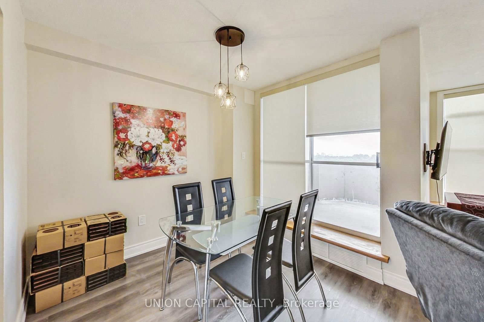 345 Driftwood Ave, unit 910 for sale - image #14