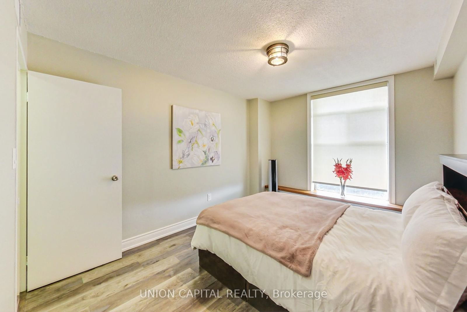 345 Driftwood Ave, unit 910 for sale - image #22