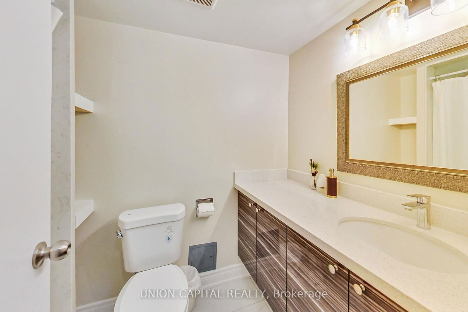 345 Driftwood Ave, unit 910 for sale - image #25