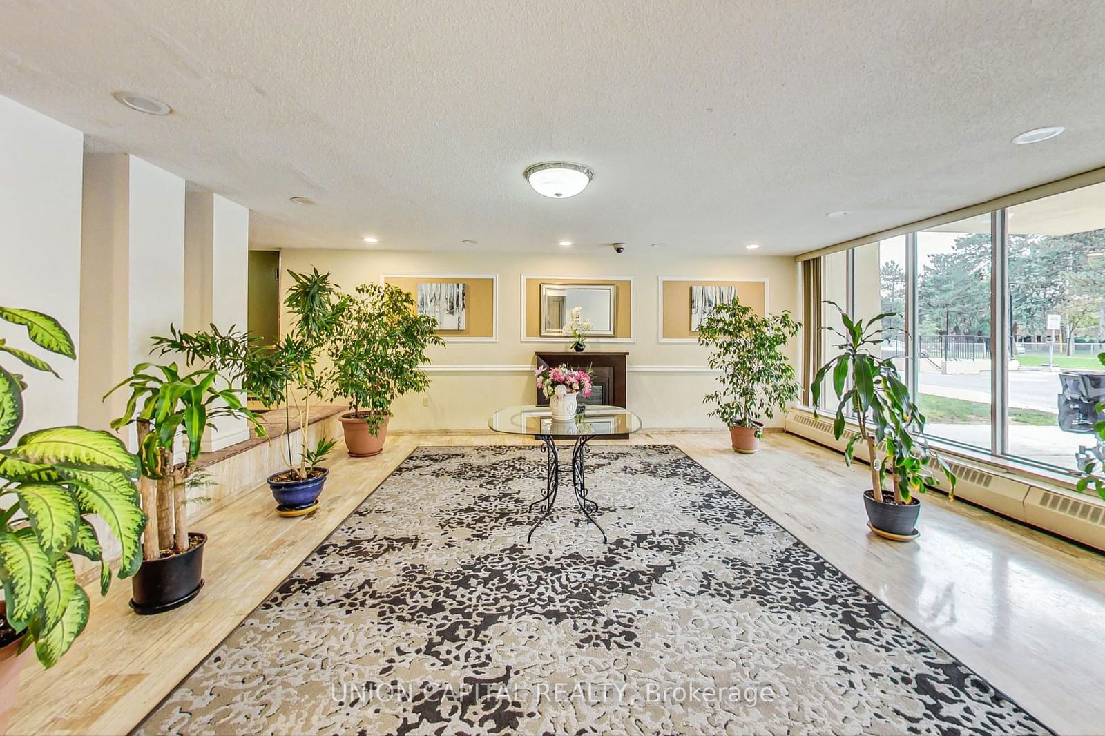 345 Driftwood Ave, unit 910 for sale - image #6