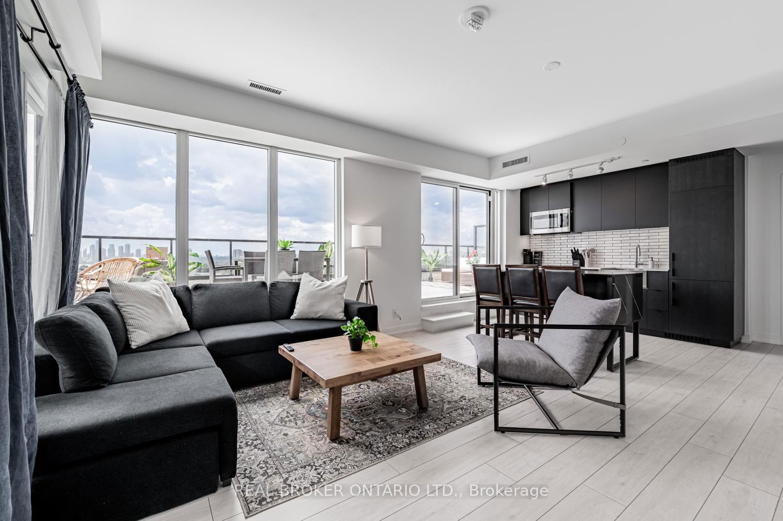 270 Dufferin St, unit 1213 for sale - image #2