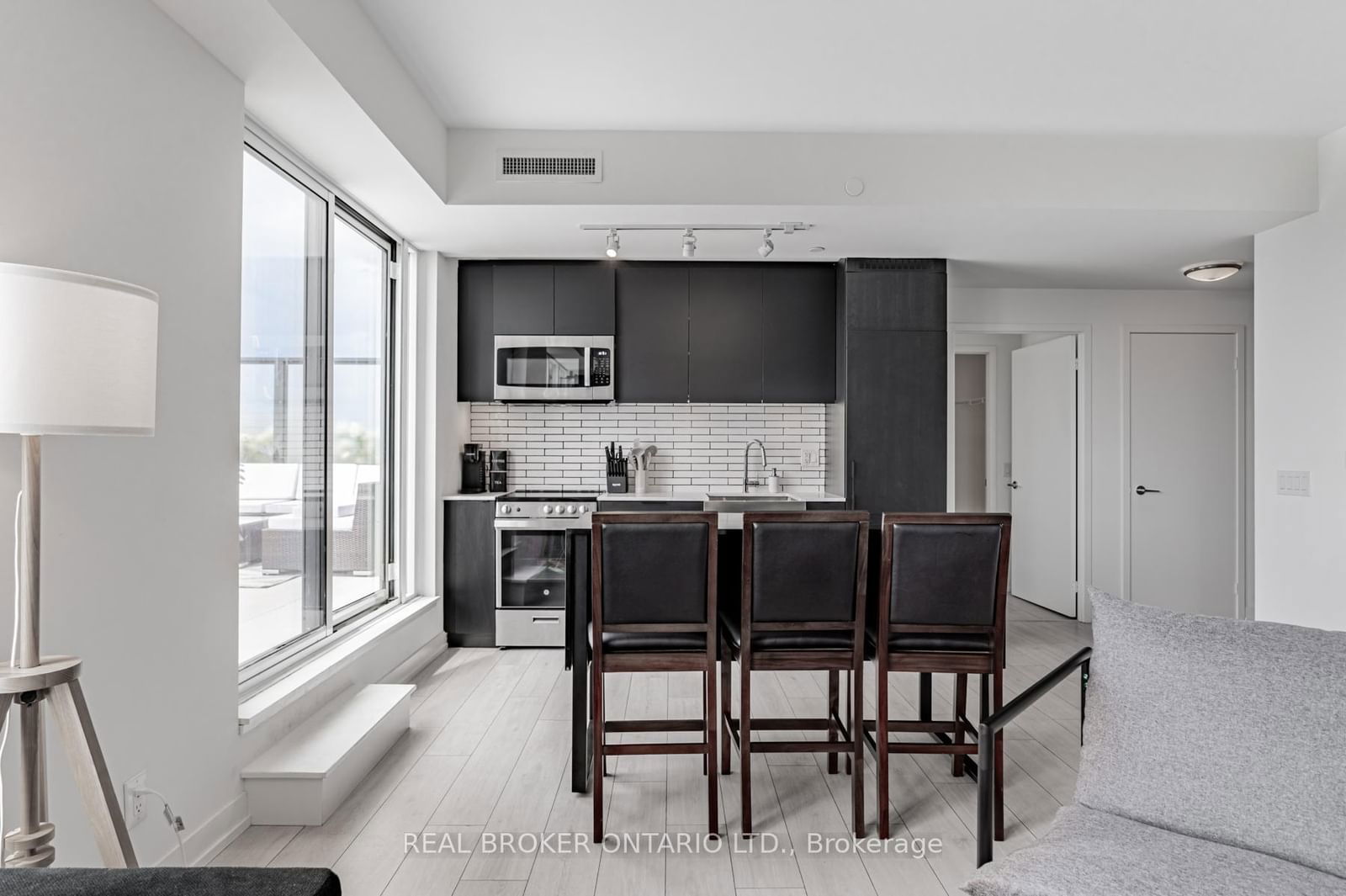 270 Dufferin St, unit 1213 for sale - image #5