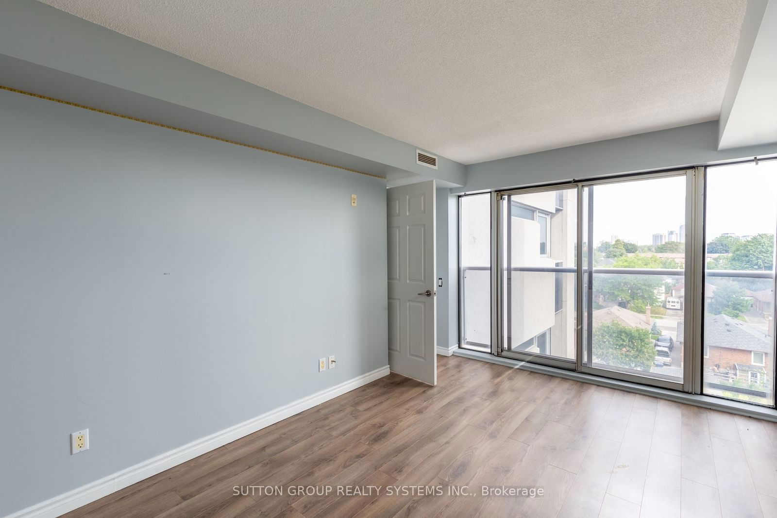 1040 The Queensway, unit 509 for rent - image #10