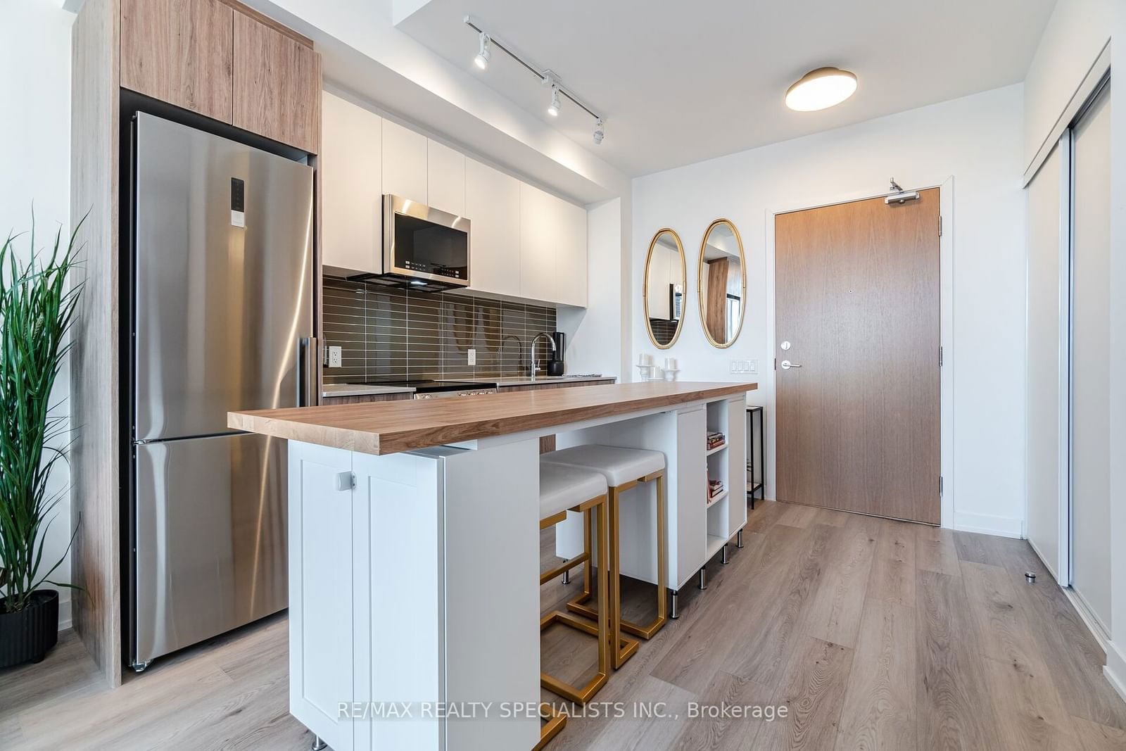 1787 St Clair Ave W, unit 912 for sale - image #4