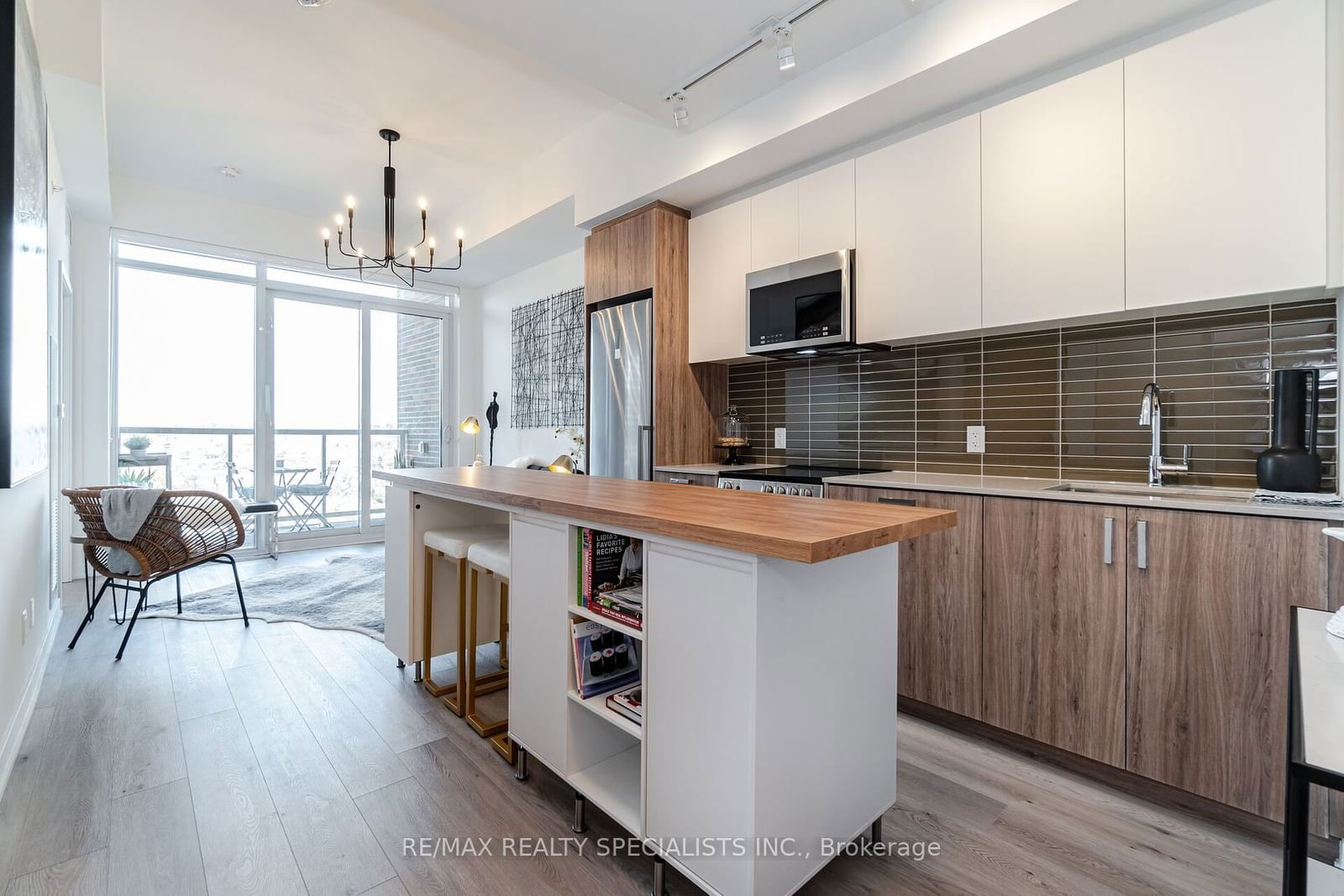 1787 St Clair Ave W, unit 912 for sale - image #5