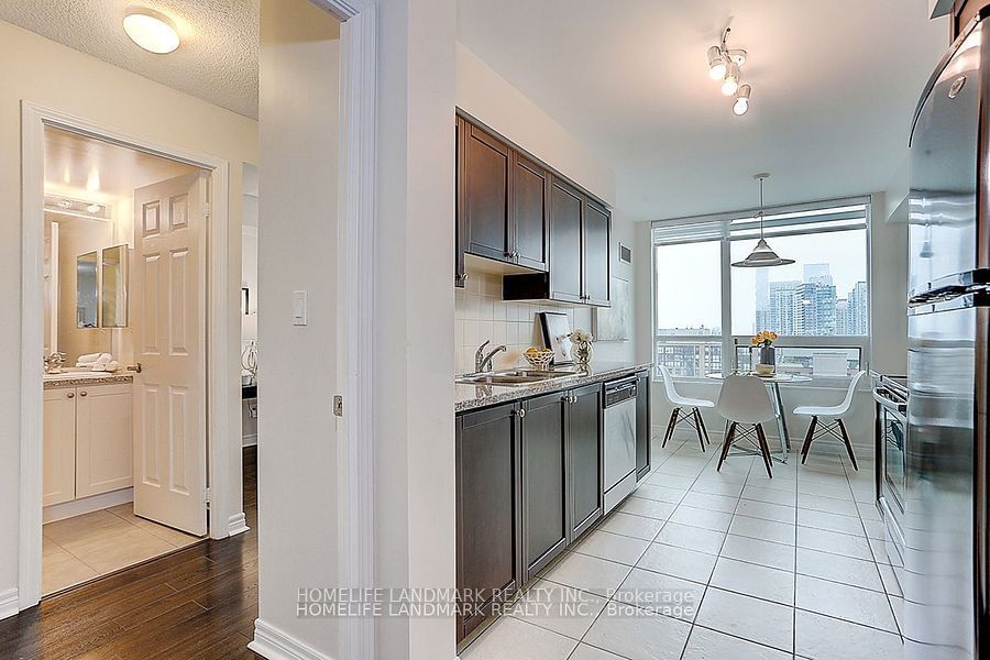 208 Enfield Pl, unit 2907 for sale - image #6