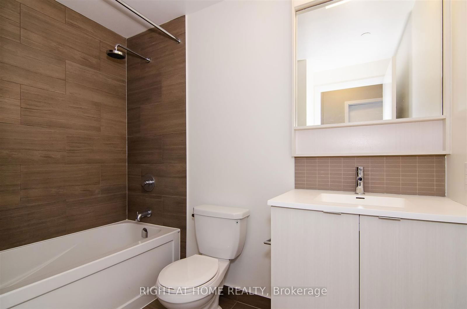 2560 Eglinton Ave W, unit 1812 for rent - image #11