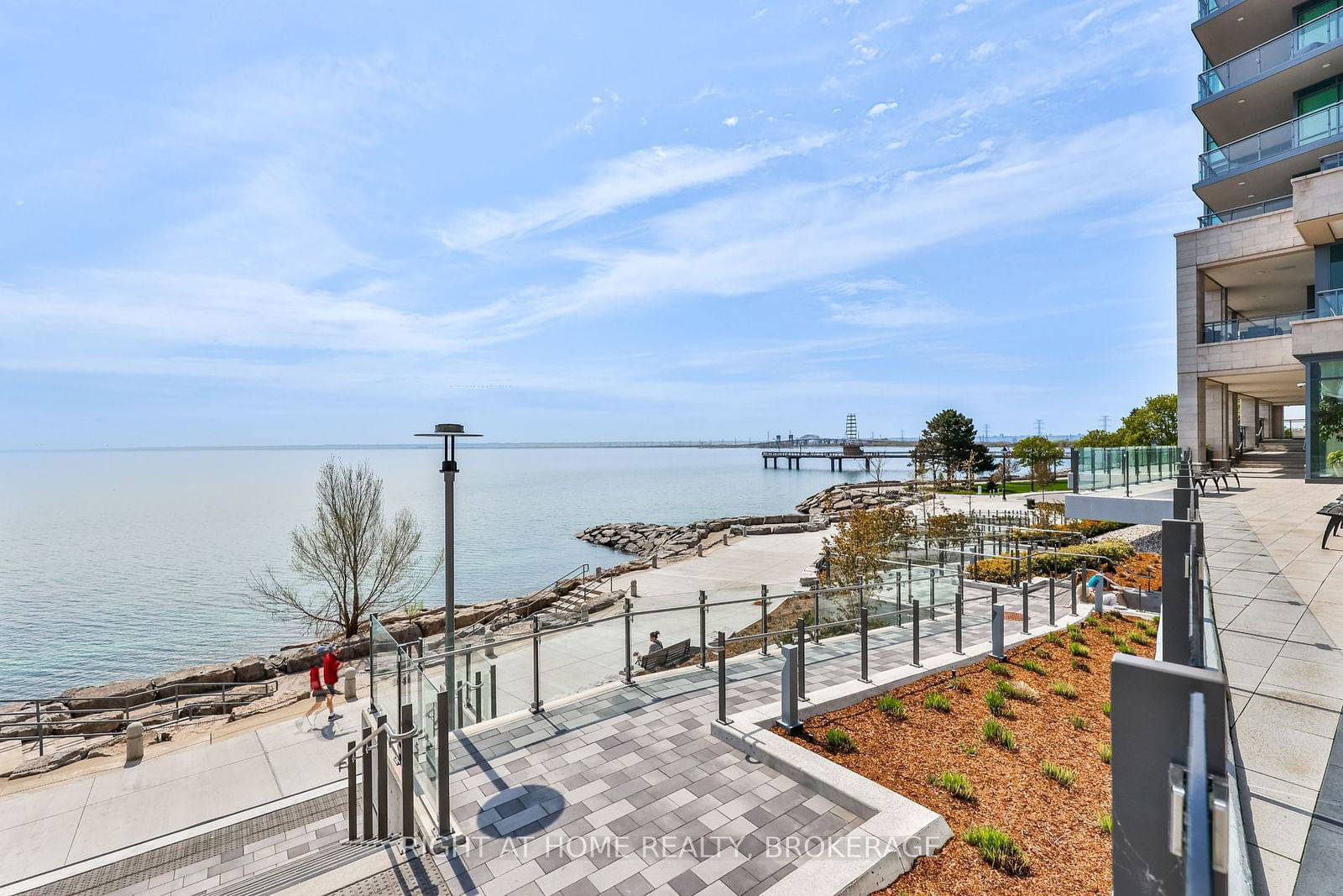 2060 Lakeshore Rd, unit 704 for sale - image #3