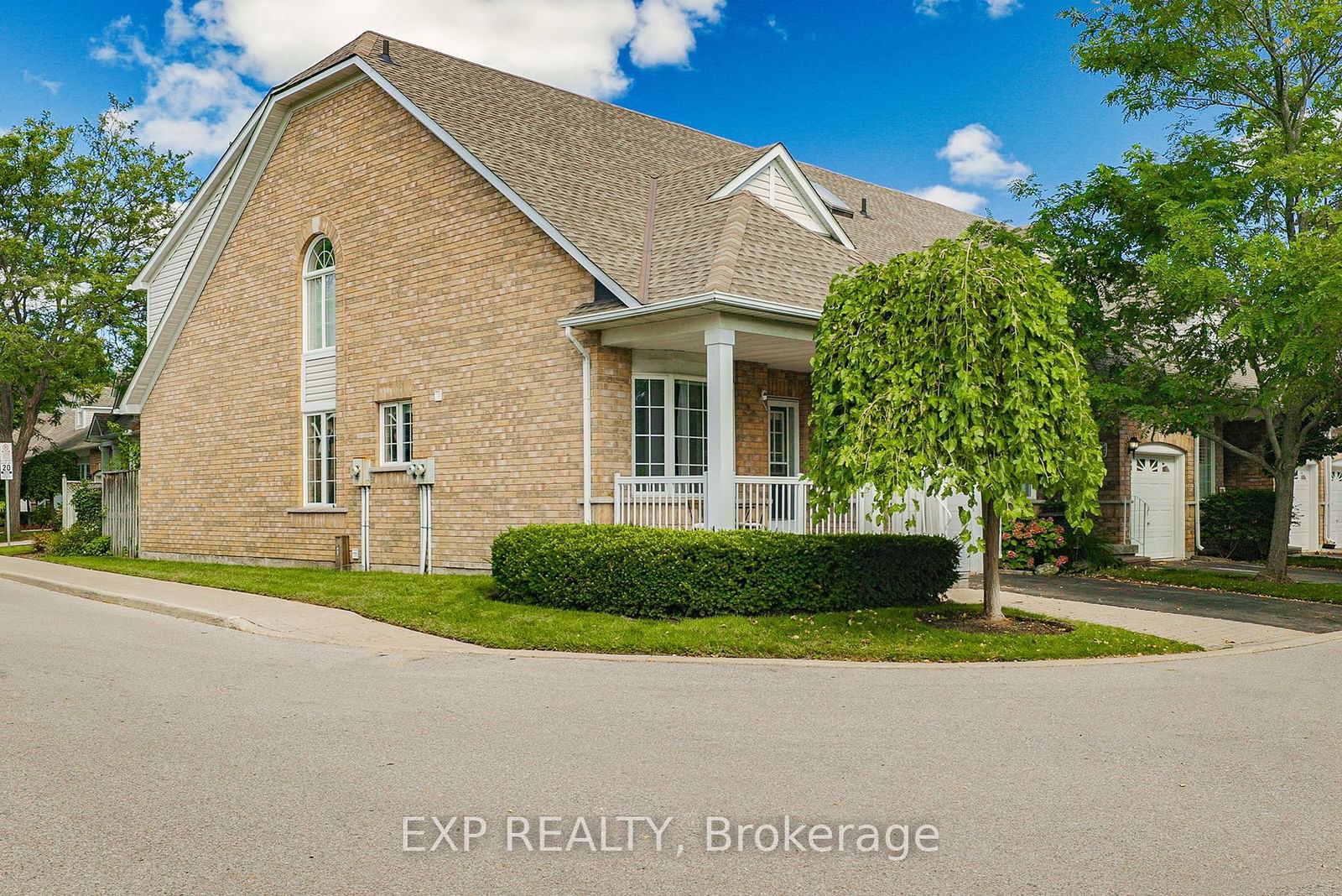 Barrington Square Townhomes, Burlington, Toronto