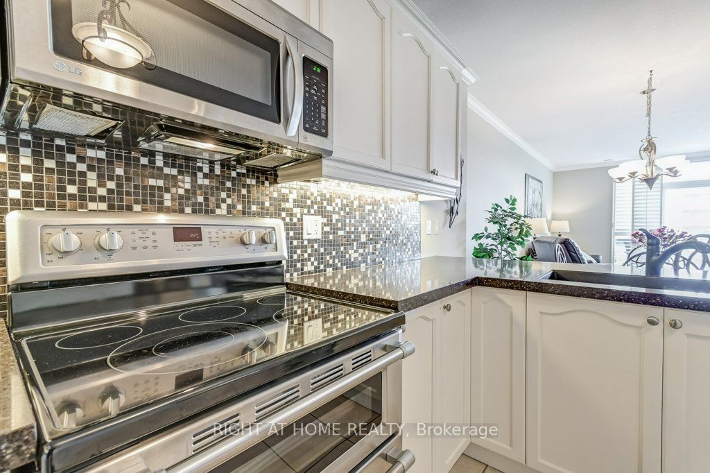 1998 Ironstone Dr, unit 409 for sale - image #11