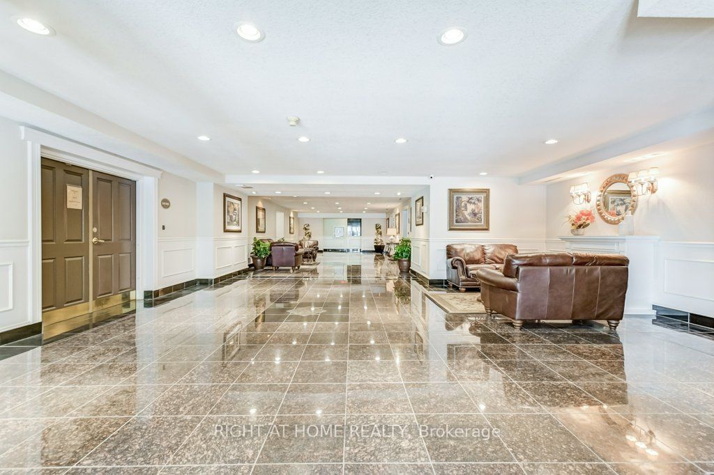 1998 Ironstone Dr, unit 409 for sale - image #4