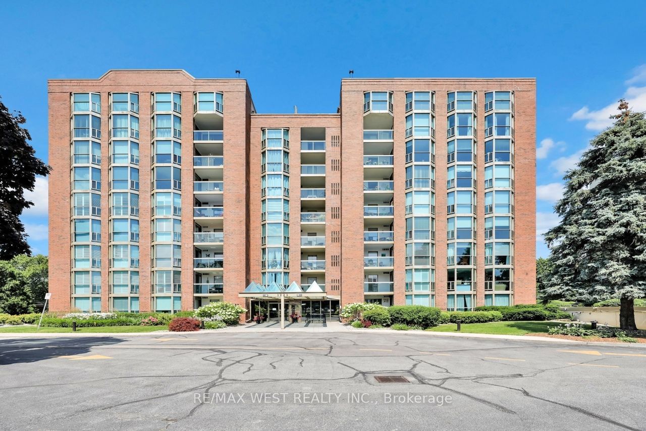 1225 North Shore Blvd E, unit 301 for sale - image #1