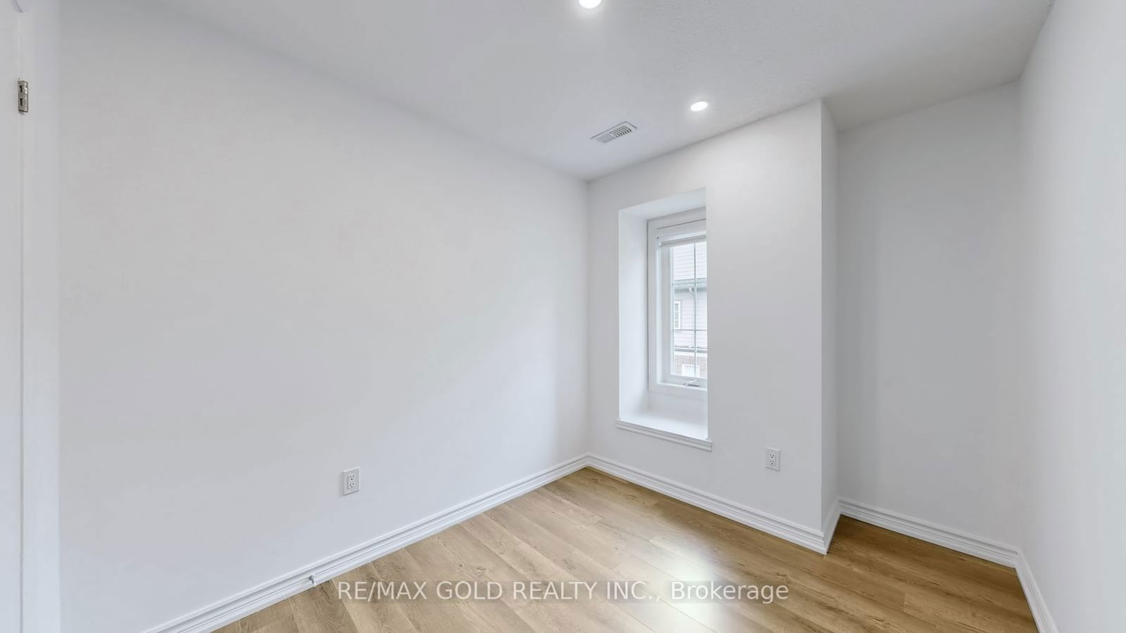 445 Ontario St S, unit 109 for sale - image #30