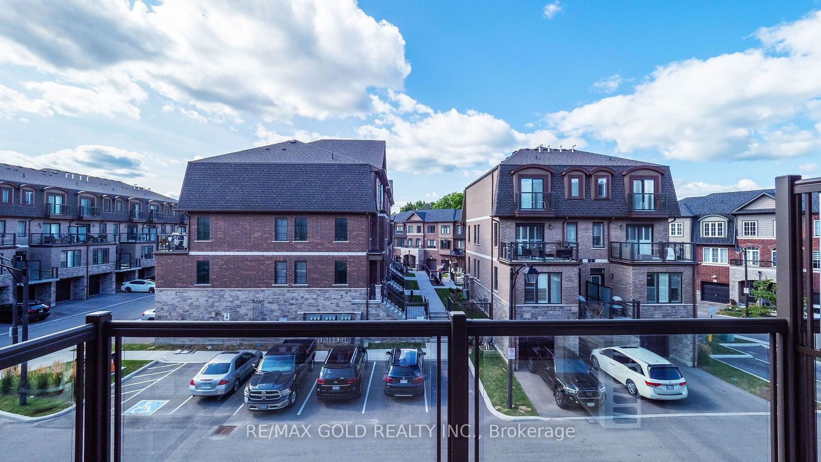 445 Ontario St S, unit 109 for sale