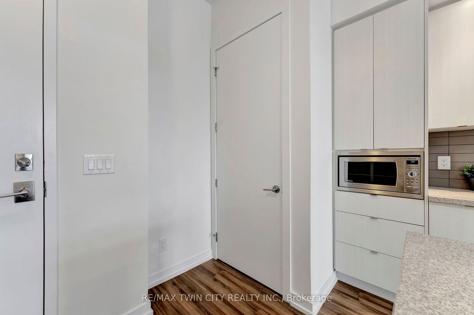 457 Plains Rd E, unit 409 for sale - image #14