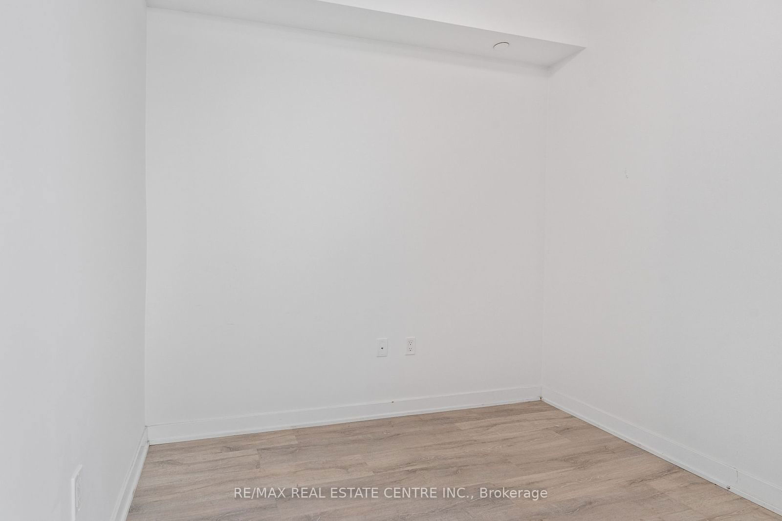 4655 Metcalfe Ave W, unit 310 for sale - image #7