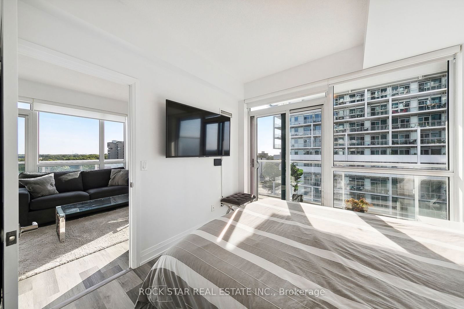 65 Speers Rd, unit 705 for sale - image #16