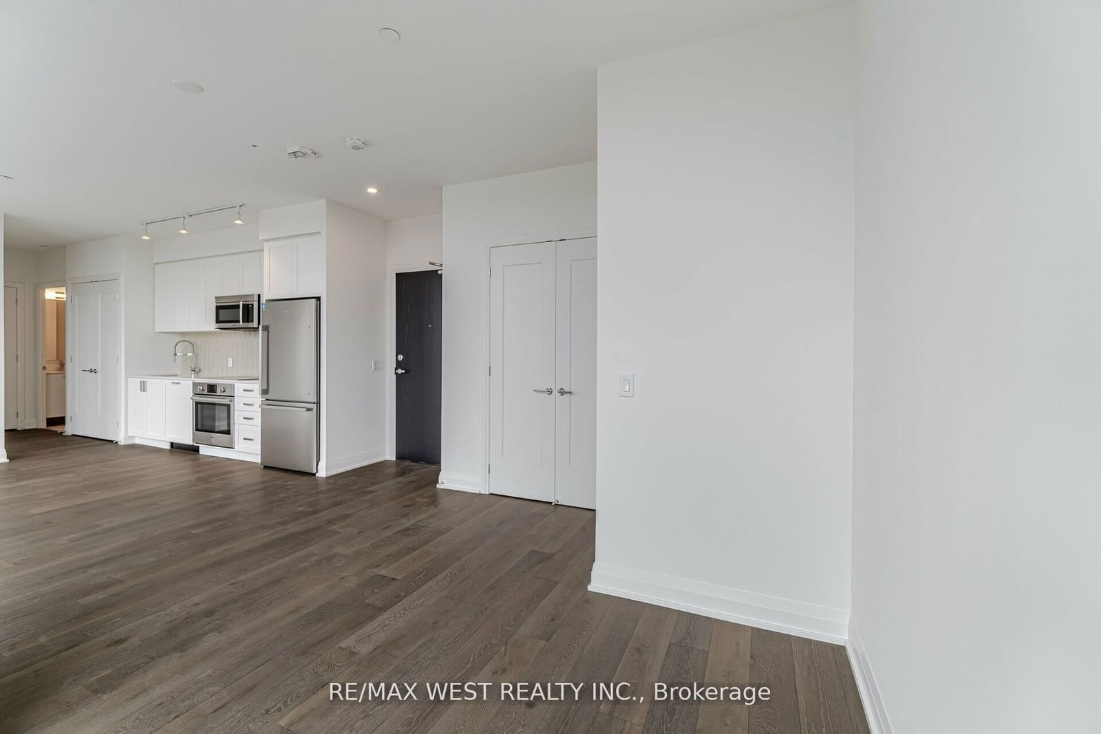 293 The Kingsway, unit PH 904 for sale - image #18