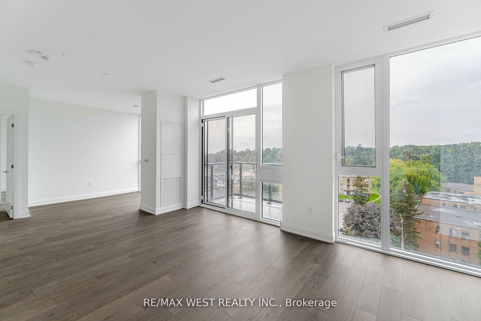 293 The Kingsway, unit PH 904 for sale - image #9