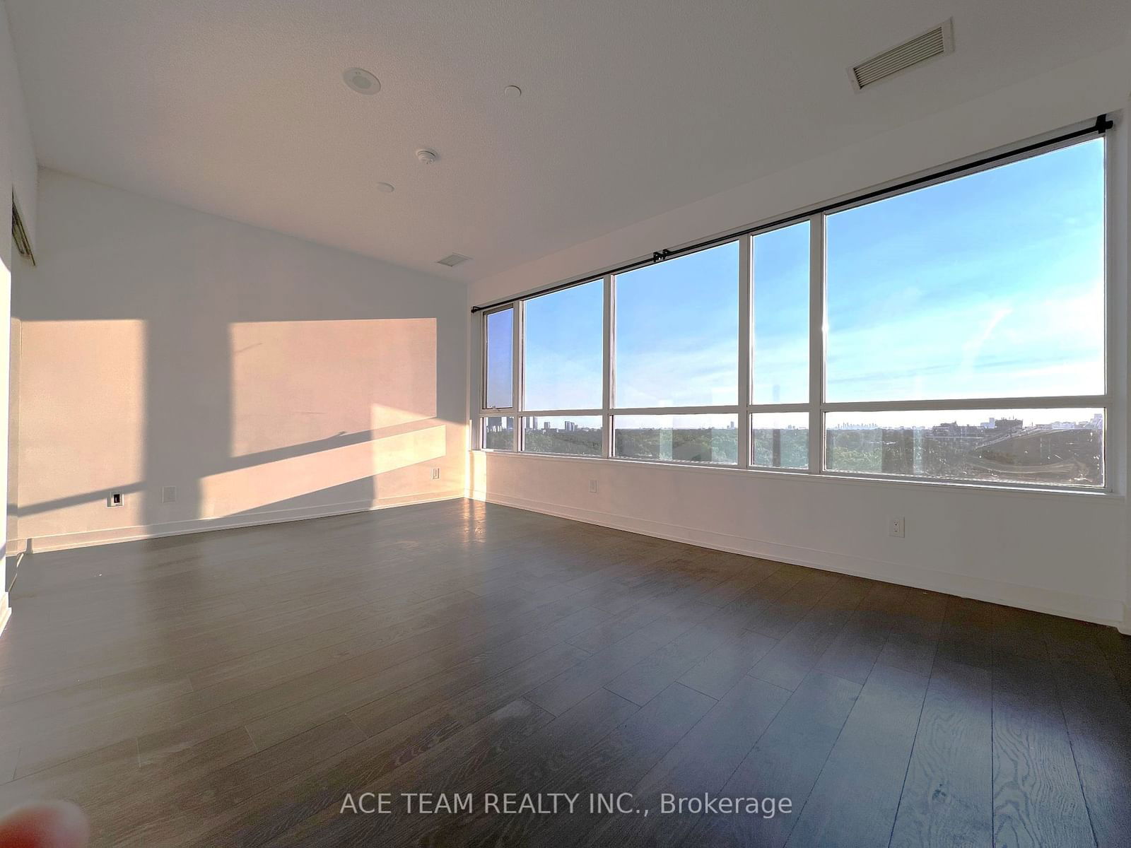 1830 Bloor St W, unit 922 for rent - image #6