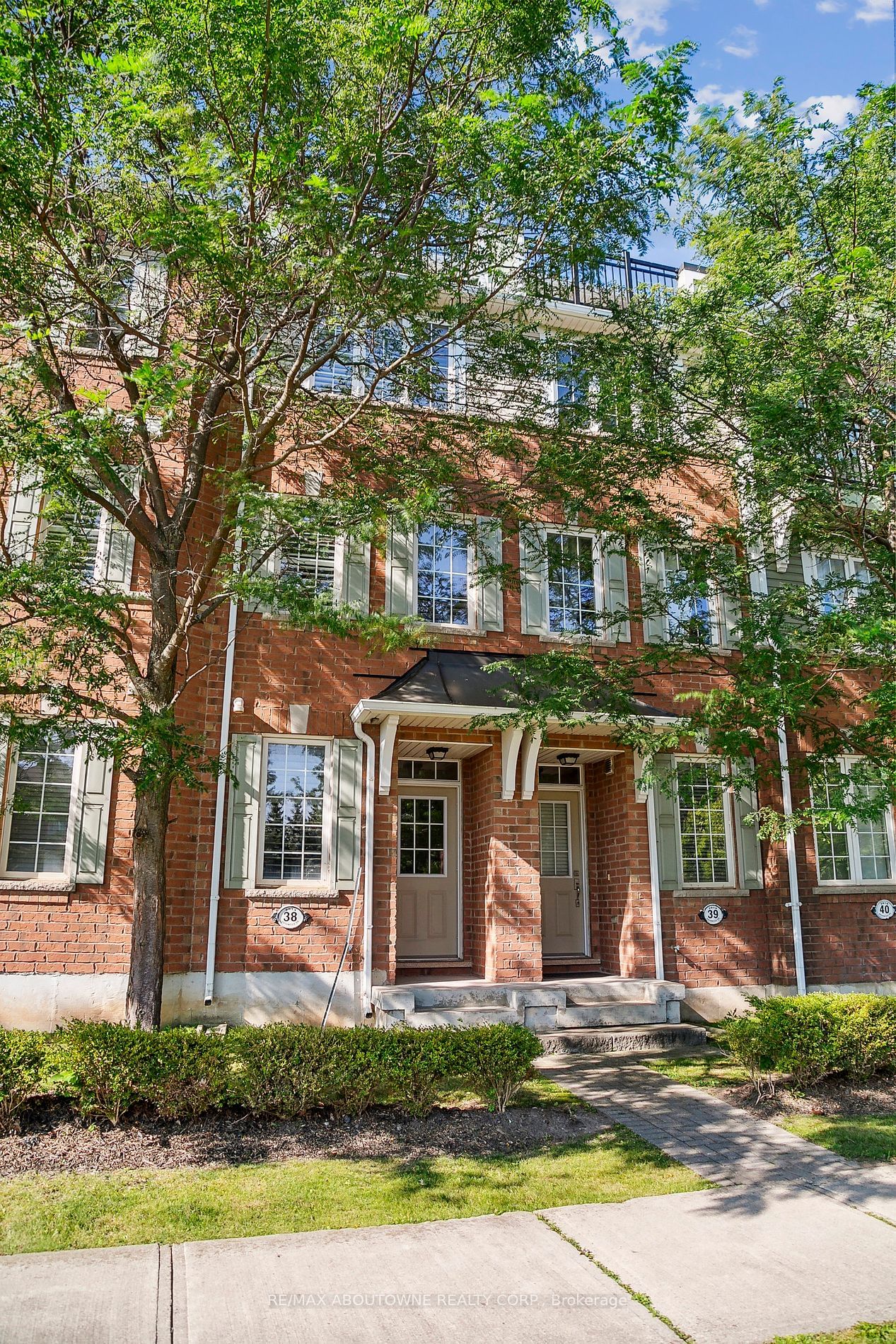 2614 Dashwood Dr Townhouses, Oakville, Toronto