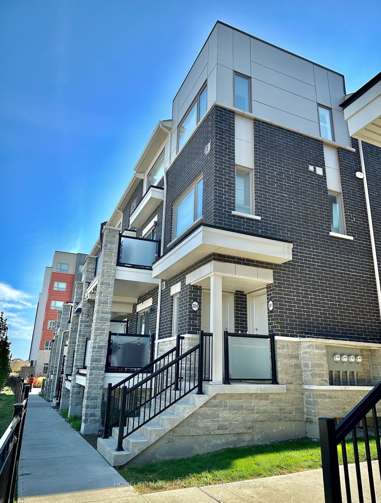 220 Lagerfeld Dr, unit 14 for sale