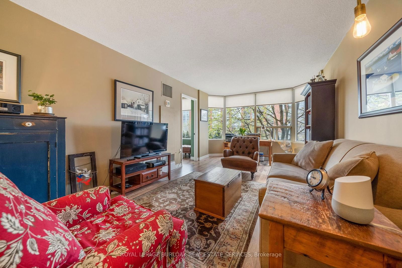 1270 Maple Crossing Blvd, unit 204 for sale - image #10