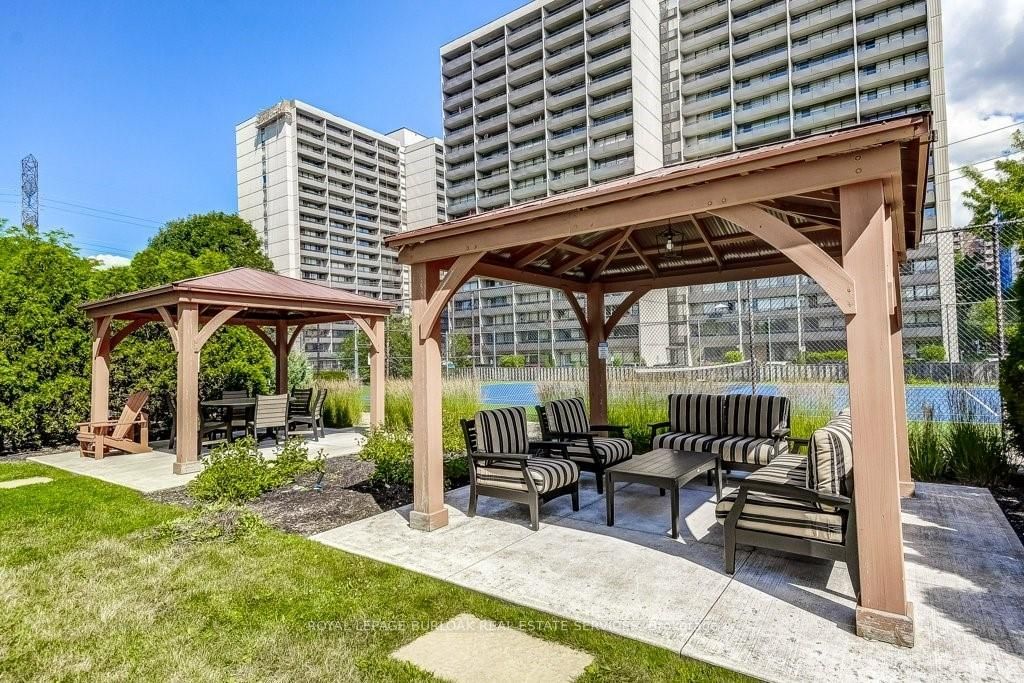 1270 Maple Crossing Blvd, unit 204 for sale - image #35