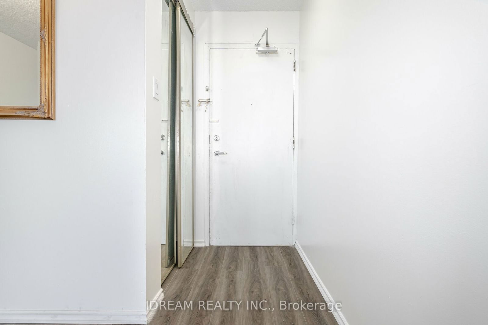 4673 Jane St, unit 517 for sale - image #3