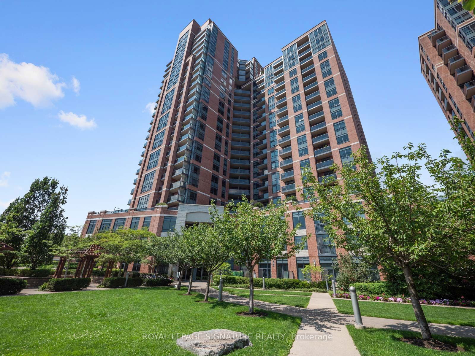 60 Heintzman St, unit 842 for sale - image #1