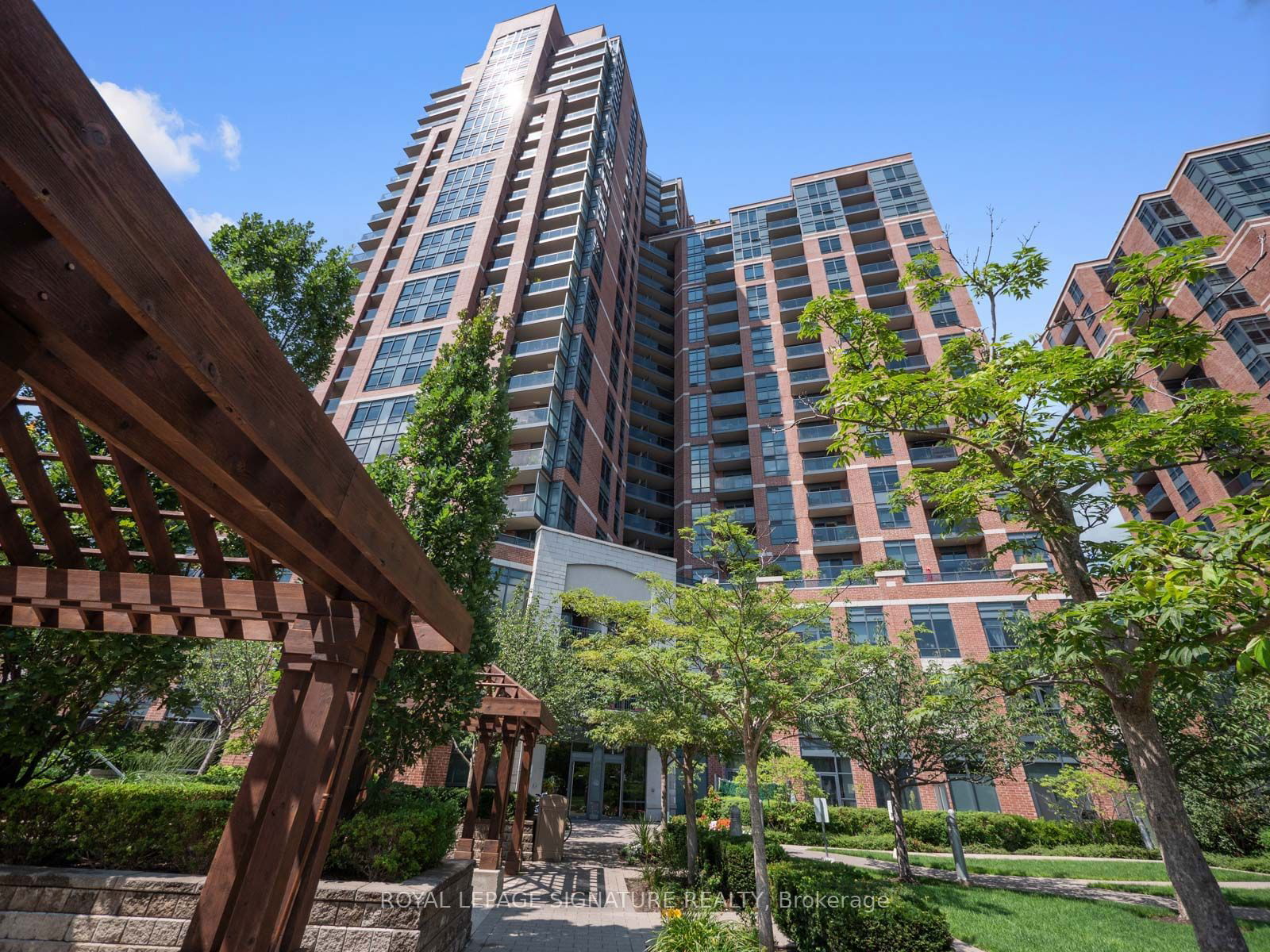 60 Heintzman St, unit 842 for sale - image #24