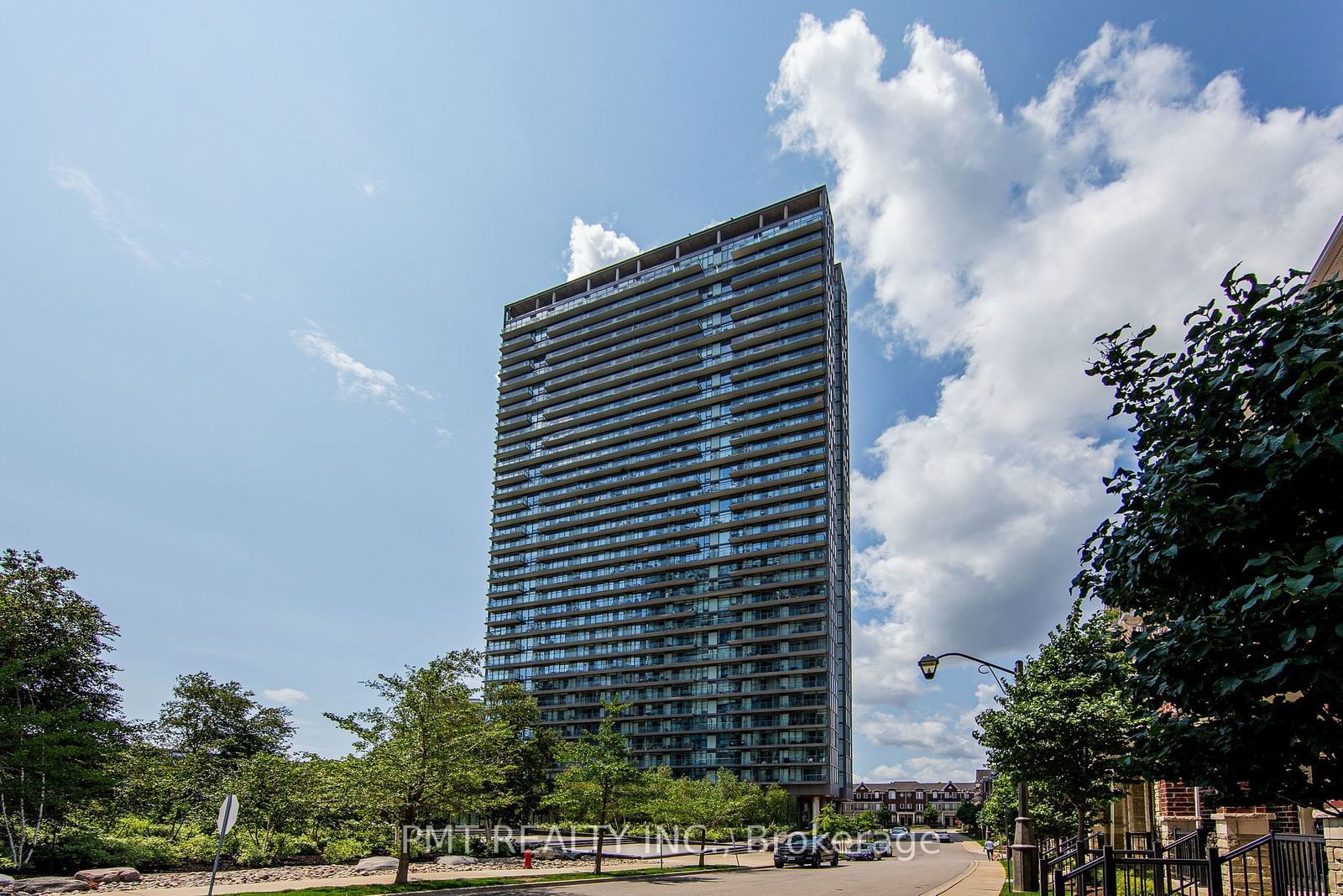 105 The Queensway, unit 3311 for rent