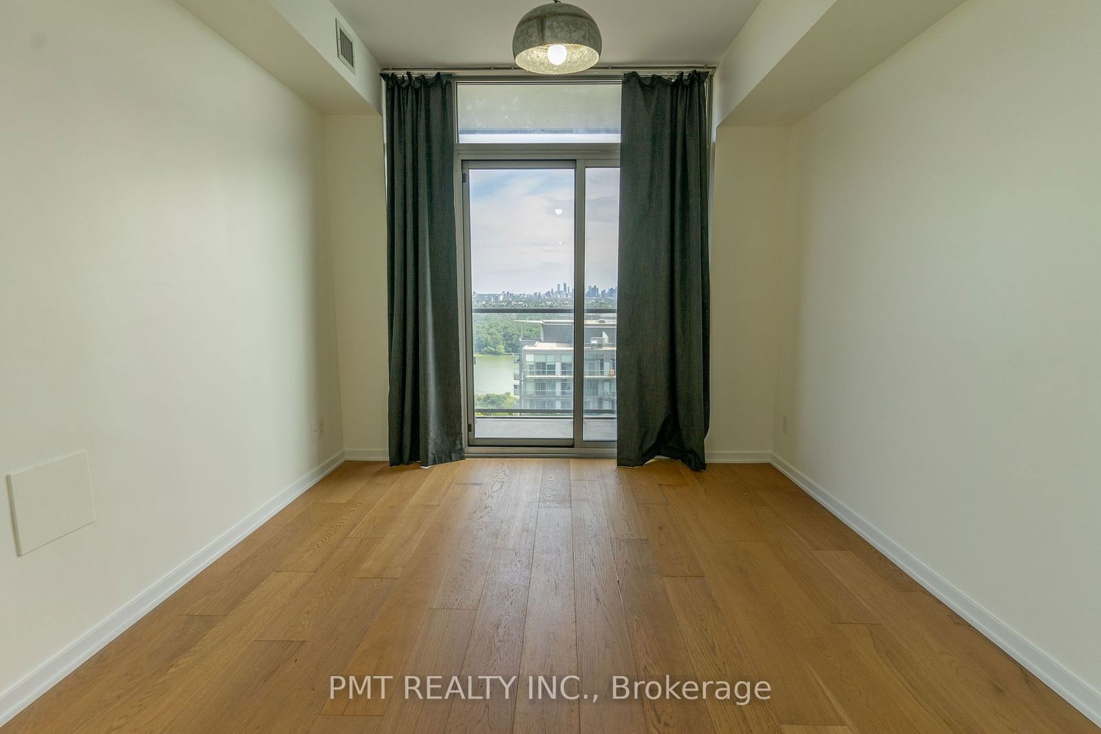 105 The Queensway, unit 3311 for rent