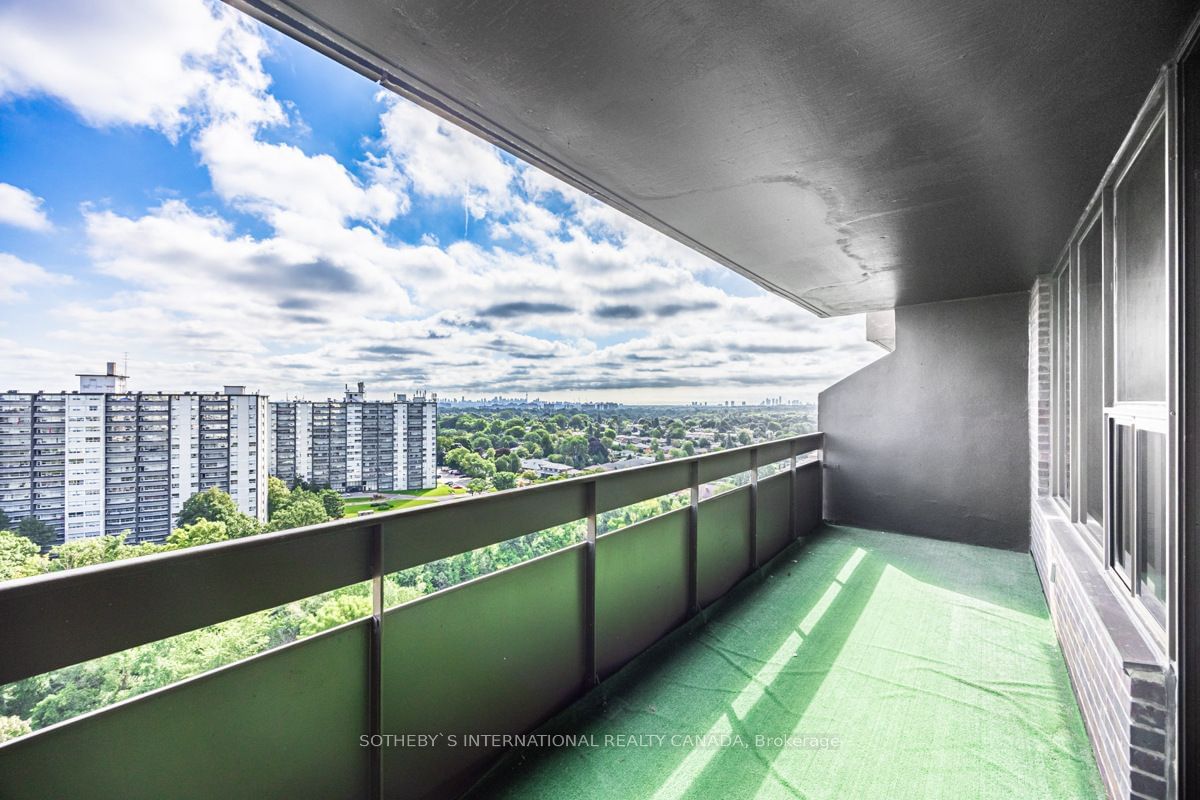 11 Wincott Dr, unit 1808 for sale - image #4