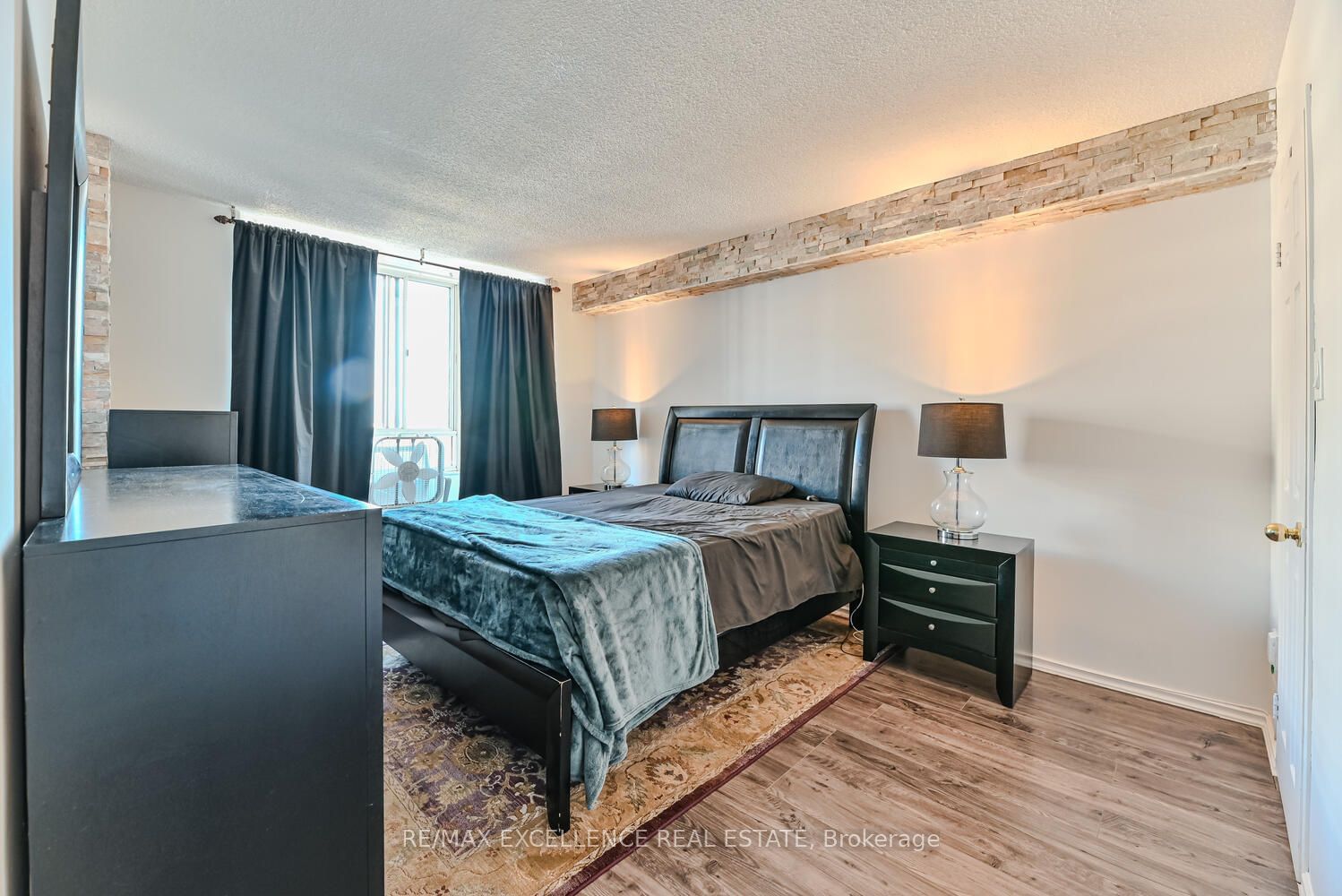 5 Lisa St, unit 1002 for sale - image #28