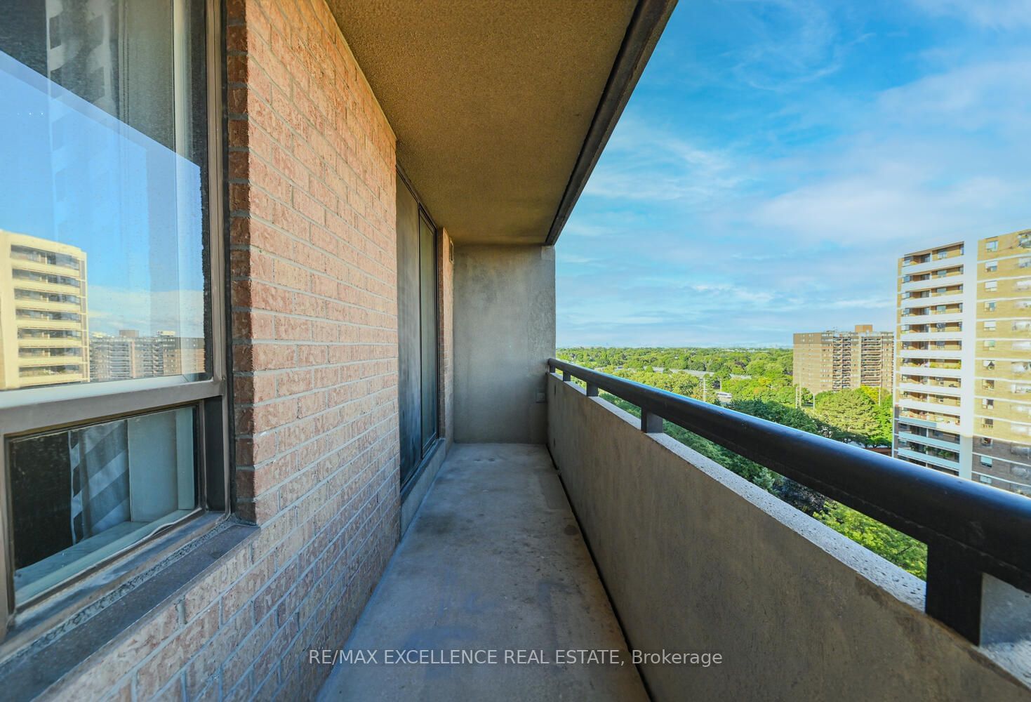 5 Lisa St, unit 1002 for sale - image #38