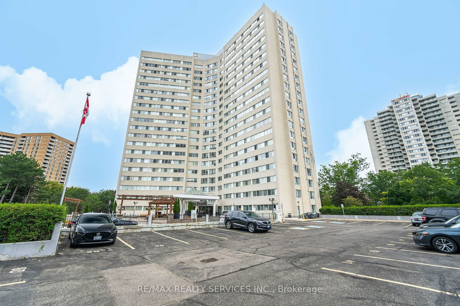 3695 Kaneff Cres, unit 1001 for sale - image #22