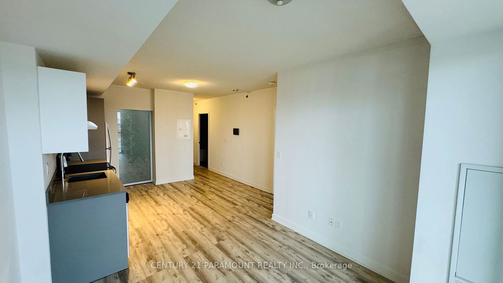 3200 Dakota Common, unit B208 for sale - image #3