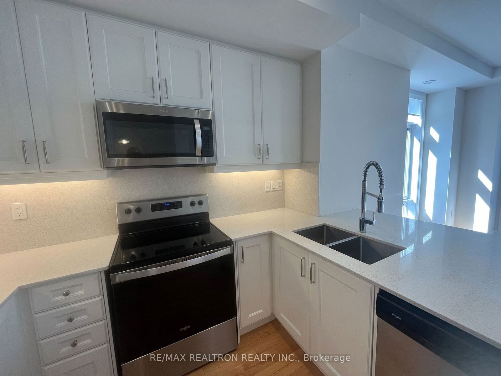 713 Lawrence Ave W, unit 10 for rent