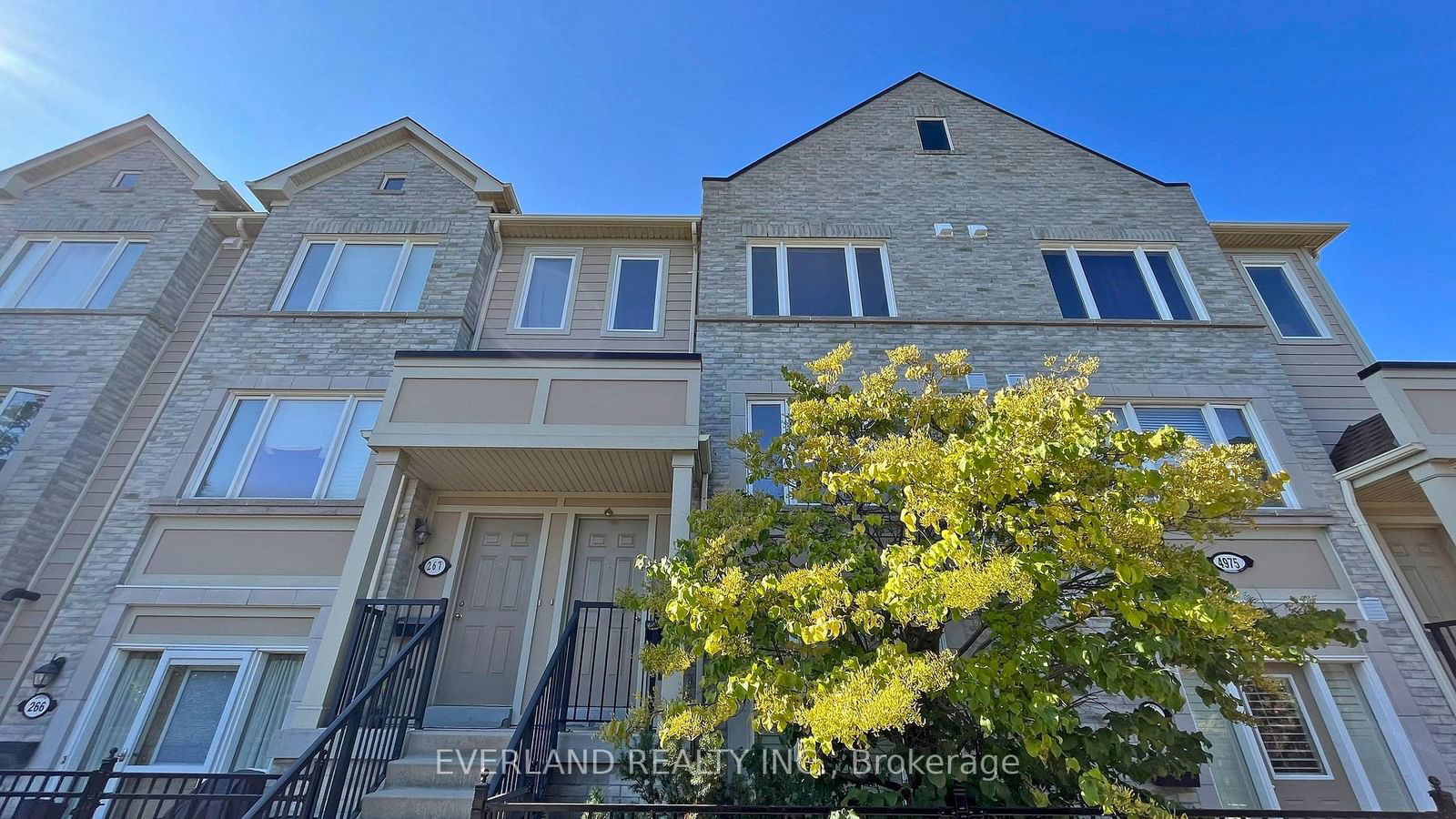 Winston Churchill & Eglinton Avenue Townhomes, Mississauga, Toronto