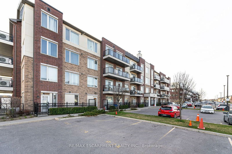 54 Sky Harbour Dr, unit 105 for sale - image #1