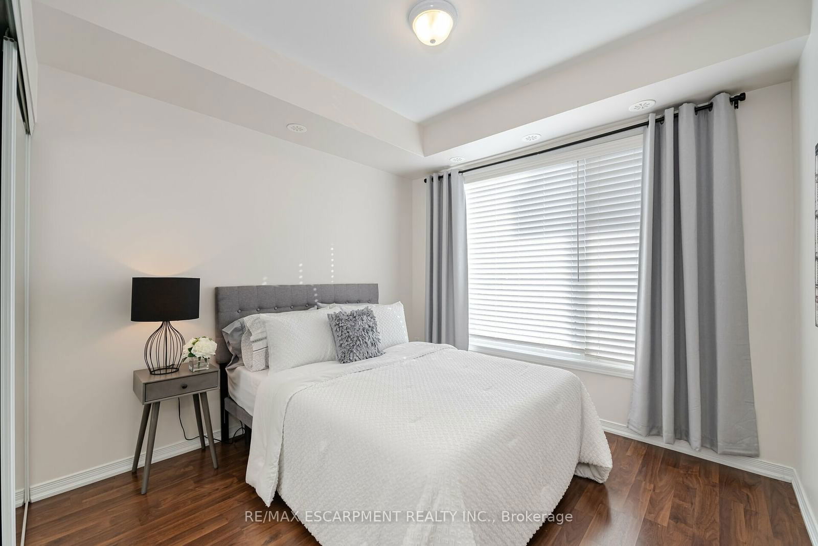 54 Sky Harbour Dr, unit 105 for sale - image #23