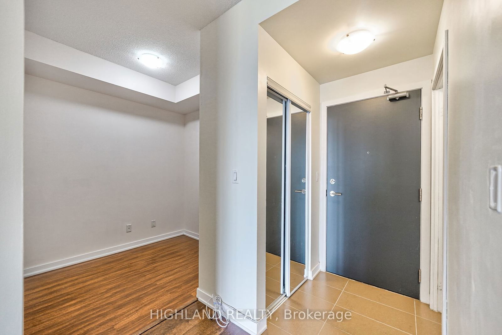 4070 Confederation Pkwy, unit 1803 for sale - image #8