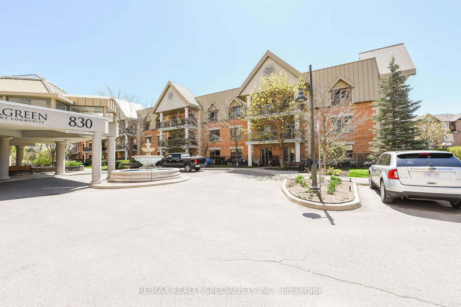 830 SCOLLARD Crt, unit 216 for sale - image #2