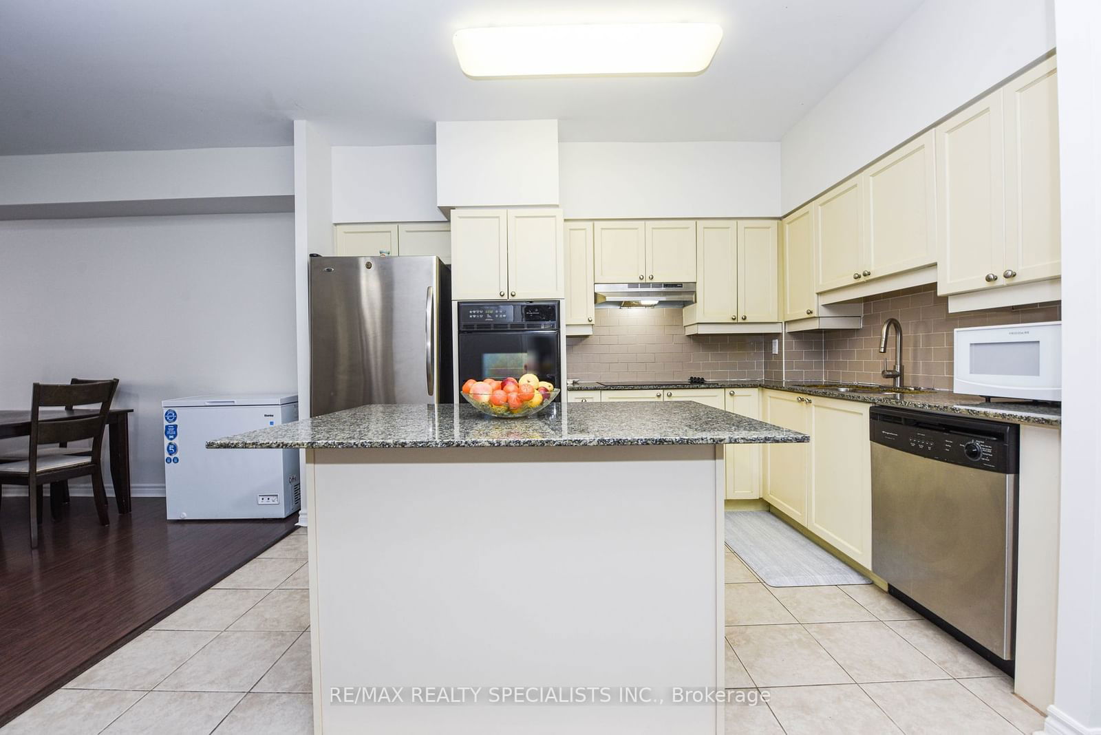 830 SCOLLARD Crt, unit 216 for sale - image #8