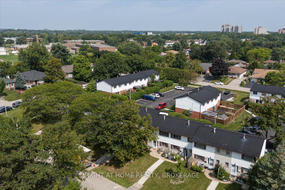 Redbank Crescent Townhomes, Oakville, Toronto