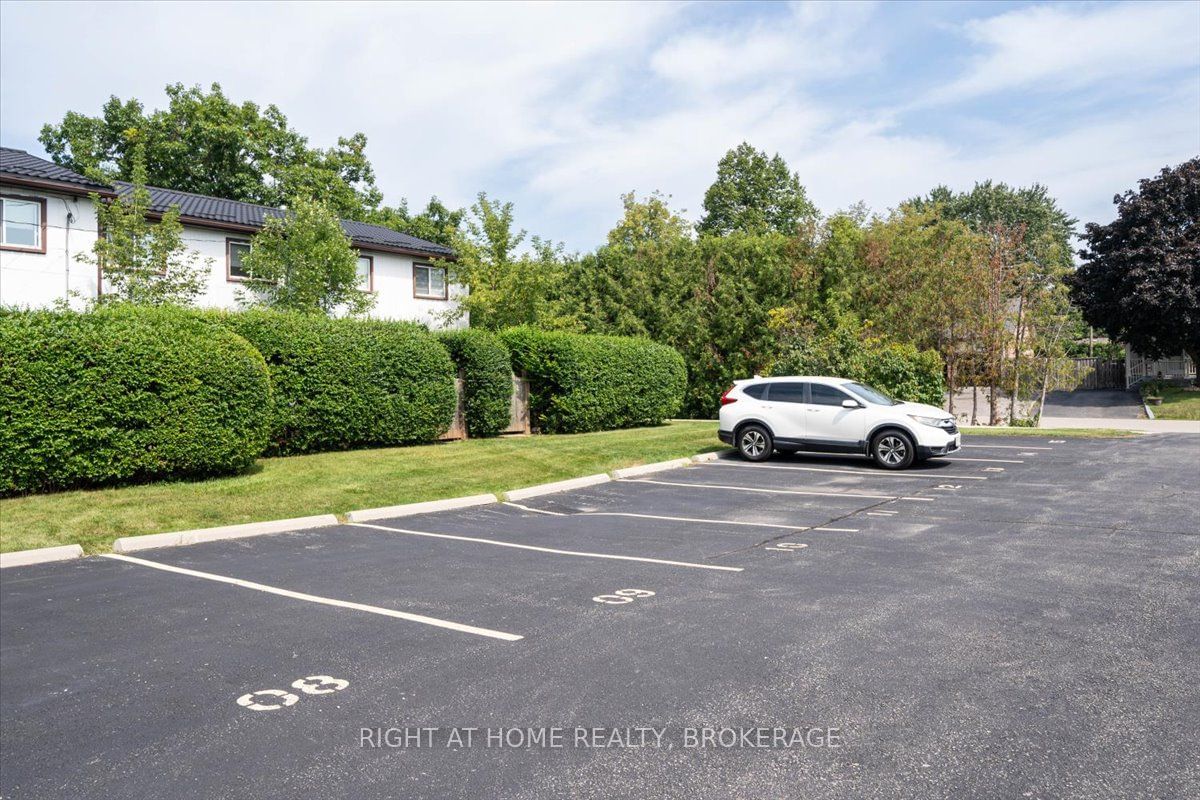 Redbank Crescent Townhomes, Oakville, Toronto