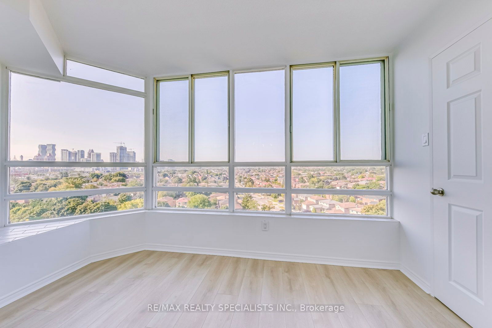 50 Kingsbridge Garden Circ W, unit 1013 for sale - image #23