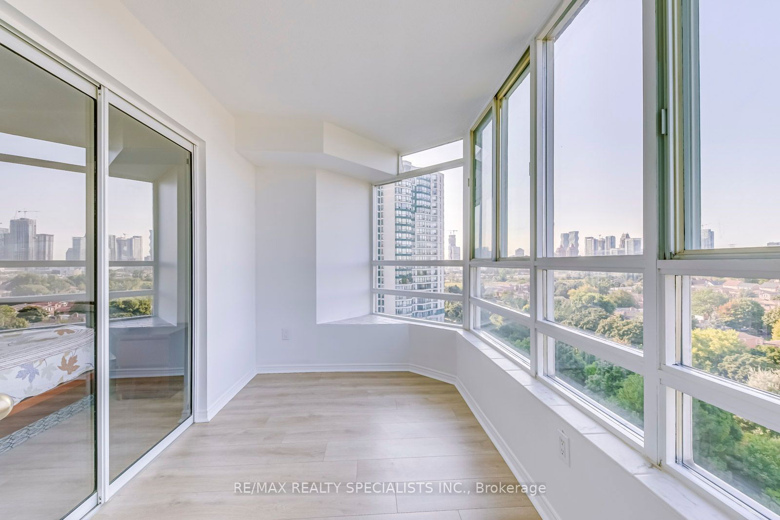 50 Kingsbridge Garden Circ W, unit 1013 for sale - image #24